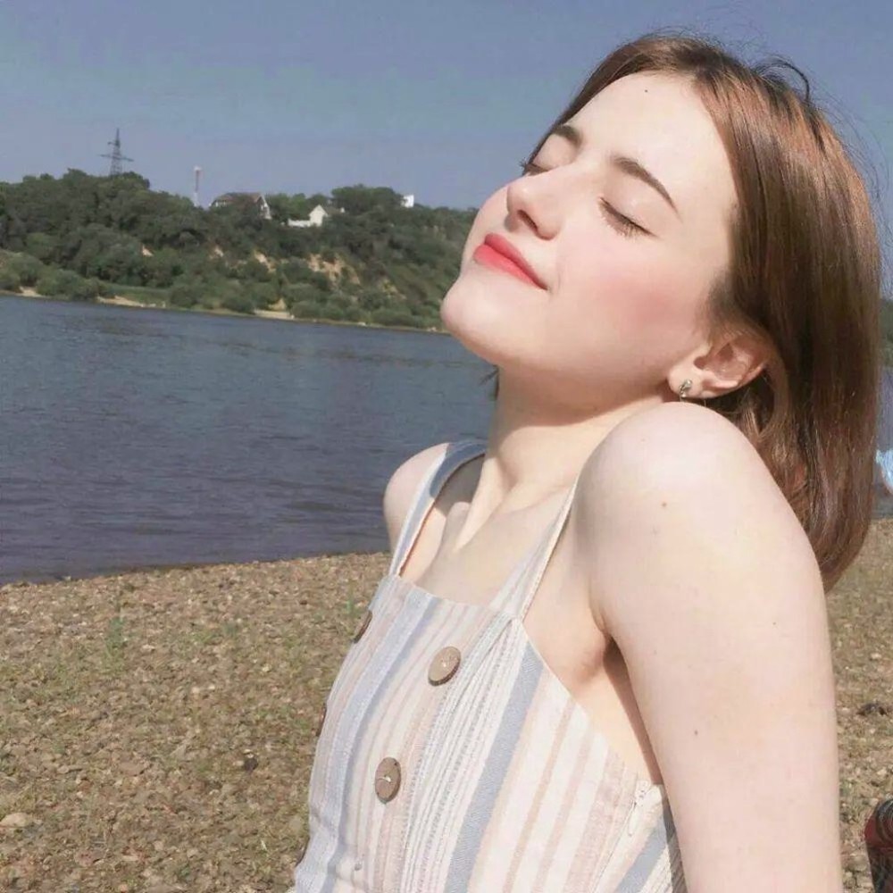Meet your Posher, Iris